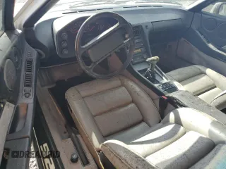 1988 Porsche 928 z VIN WP0JB0924JS861268, wystawiony jako Copart lot #78141884 z przebiegiem 45 908 mil mil oraz Szkody całkowita. Historia ofert i sprzedaży dostępna na DreamBid. Obrazek 8.