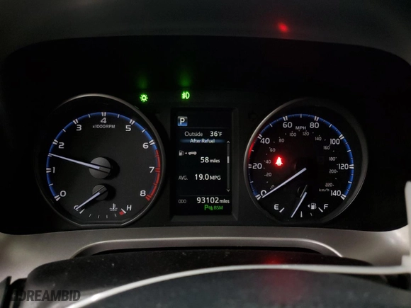 2018 Toyota RAV4 XLE with VIN JTMRFREV7JJ204188, listed as a Copart auction lot 43458905 with 93,102 mi miles and Salvage Title. Bid and sale history available at carsss.com. Image 9.