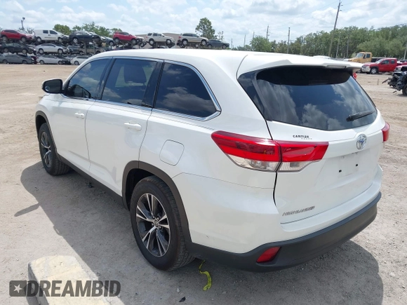 2019 Toyota Highlander LE z VIN 5TDZARFH0KS060236, wystawiony jako IAAI lot #42201282 z przebiegiem 66 647 mil mil oraz . Historia ofert i sprzedaży dostępna na DreamBid. Obrazek 3.