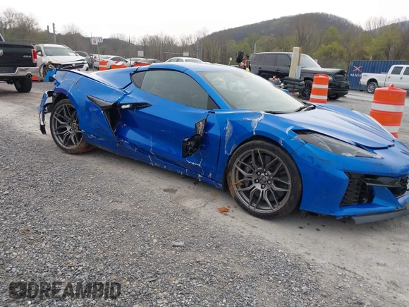 2024 Chevrolet Corvette 1LZ with VIN 1G1YD2D33R5610197, listed as a IAAI auction lot 41972596 with 5,136 mi miles and . Bid and sale history available at DreamBid. Image 1.