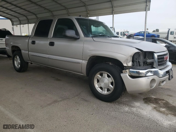 2004 GMC Sierra 1500 Crew Cab SLT with VIN 2GTEK13T941337465, listed as a Copart auction lot 81636344 with NaN miles and Salvage Title. Bid and sale history available at carsss.com. Image 4.