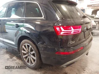 2017 Audi Q7 Premium Plus z VIN WA1LAAF75HD047074, wystawiony jako IAAI lot #42223975 z przebiegiem 126 501 mil mil oraz . Historia ofert i sprzedaży dostępna na DreamBid. Obrazek 6.