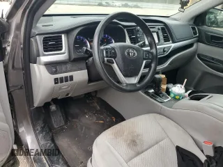 2018 Toyota Highlander LE with VIN 5TDZARFHXJS035987, listed as a Copart auction lot 57495055 with 125,642 mi miles and Salvage title. Bid and sale history available at DreamBid. Image 8.