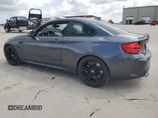2018 BMW M2 z VIN WBS1J5C50JVD37726, wystawiony jako Copart lot #59069224 z przebiegiem 76 260 mil mil oraz Czysty tytuł • Clean title. Historia ofert i sprzedaży dostępna na DreamBid. Obrazek 2.