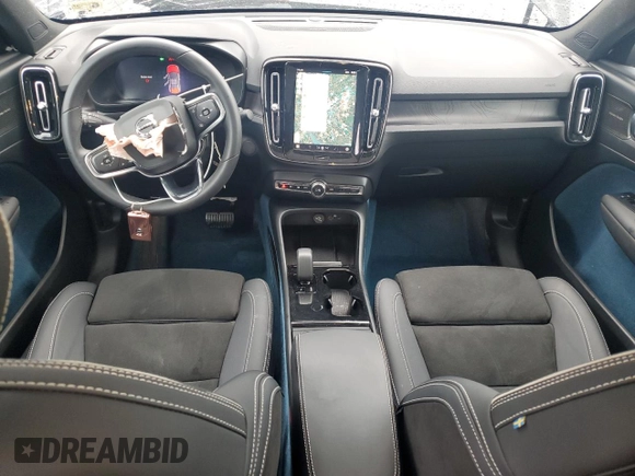 2023 Volvo C40 Ultimate z VIN YV4ED3GM0P2062398, wystawiony jako Copart lot #49081605 z przebiegiem 23 916 mil mil oraz Czysty tytuł • Clean title. Historia ofert i sprzedaży dostępna na DreamBid. Obrazek 8.
