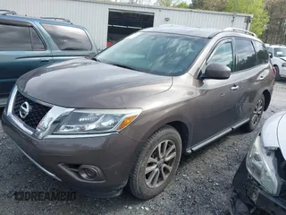 2016 Nissan Pathfinder SV with VIN 5N1AR2MN6GC651858, listed as a IAAI auction lot 41920897 with 247,344 mi miles. Bid and sale history available at carsss.com. Image 2.