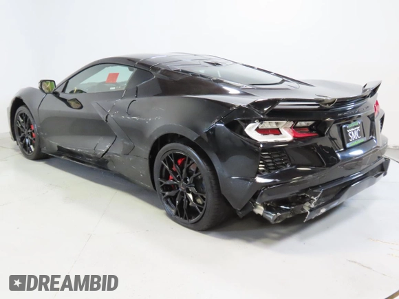 2023 Chevrolet Corvette 2LT z VIN 1G1YB2D4XP5137393, wystawiony jako Copart lot #50206855 z przebiegiem Nie podano mil oraz Szkoda całkowita • Salvage title. Historia ofert i sprzedaży dostępna na DreamBid. Obrazek 4.