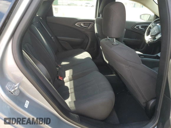 2015 Chrysler 200 Limited z VIN 1C3CCCAB4FN722433, wystawiony jako Copart lot #56233825 z przebiegiem 92 925 mil mil oraz Szkoda całkowita • Salvage title. Historia ofert i sprzedaży dostępna na DreamBid. Obrazek 10.