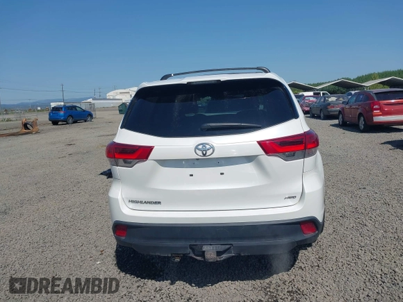 2018 Toyota Highlander LE с VIN 5TDBZRFH4JS907963, выставлен на аукционе IAAI как лот 42160263 с пробегом 42 074 миль миль и . История ставок и продаж доступна на DreamBid. Изображение 17.