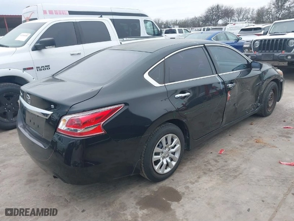 2015 Nissan Altima 2.5 S with VIN 1N4AL3AP9FC480593, listed as a IAAI auction lot 41549570 with 113,801 mi miles. Bid and sale history available at carsss.com. Image 4.