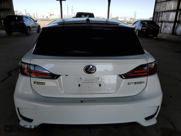 2015 Lexus CT 200h z VIN JTHKD5BH5F2222025, wystawiony jako Copart lot #52650175 z przebiegiem 88 800 mil mil oraz Szkody całkowita. Historia ofert i sprzedaży dostępna na DreamBid. Obrazek 6.