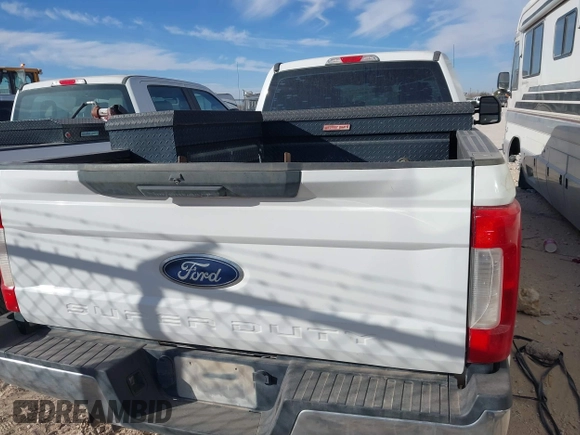 2018 Ford Super Duty F-250 SRW XL with VIN 1FT7W2B63JEC57006, listed as a IAAI auction lot 41675680 with 146,247 mi miles. Bid and sale history available at carsss.com. Image 16.