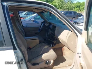 1999 Ford Explorer XLT with VIN 1FMZU34E5XZA25819, listed as a IAAI auction lot 42196784 with 178,704 mi miles and . Bid and sale history available at DreamBid. Image 5.