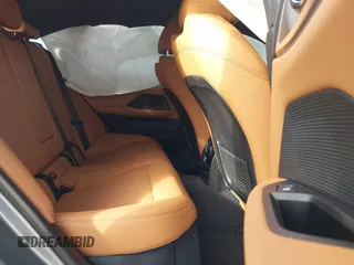 2024 BMW i4 eDrive35 z VIN WBY43AW00RFT13208, wystawiony jako IAAI lot #41191478 z przebiegiem 9 638 mil mil oraz . Historia ofert i sprzedaży dostępna na DreamBid. Obrazek 8.