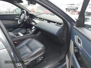 2018 Land Rover Range Rover Velar R-Dynamic HSE with VIN SALYM2RX8JA720671, listed as a IAAI auction lot 41556928 with 1 mi miles. Bid and sale history available at carsss.com. Image 5.