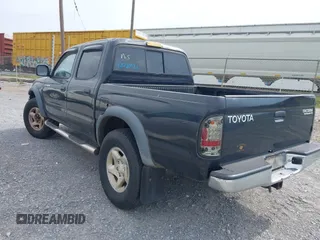 2001 Toyota Tacoma PreRunner with VIN 5TEGN92N61Z762988, listed as a IAAI auction lot 42020121 with 267,911 mi miles. Bid and sale history available at carsss.com. Image 3.
