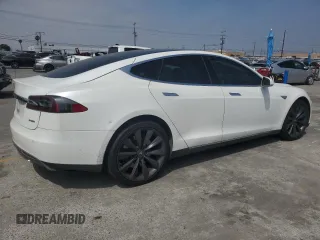 2013 Tesla Model S Performance z VIN 5YJSA1DP1DFP20689, wystawiony jako Copart lot #56869305 z przebiegiem Nie podano mil oraz Szkoda całkowita • Salvage title. Historia ofert i sprzedaży dostępna na DreamBid. Obrazek 3.