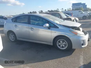 2010 Toyota Prius II with VIN JTDKN3DU2A0067810, listed as a IAAI auction lot 41367713 with 187,001 mi miles. Bid and sale history available at carsss.com. Image 13.