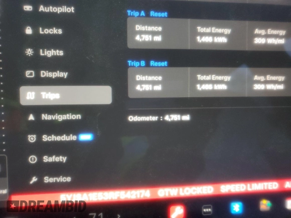 2024 Tesla Model S z VIN 5YJSA1E53RF542174, wystawiony jako Copart lot #55063885 z przebiegiem 4 751 mil mil oraz Szkoda całkowita • Salvage title. Historia ofert i sprzedaży dostępna na DreamBid. Obrazek 9.