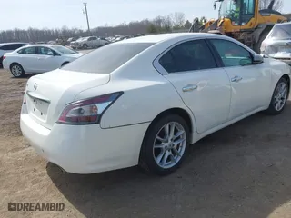 2014 Nissan Maxima 3.5 SV with VIN 1N4AA5AP7EC488272, listed as a IAAI auction lot 41807433 with 150,701 mi miles. Bid and sale history available at carsss.com. Image 4.