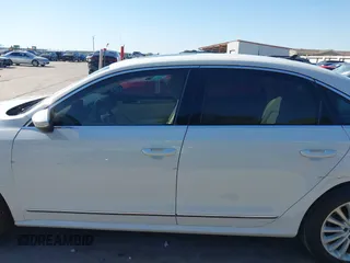 2016 Volkswagen Passat SE z VIN 1VWBS7A39GC019804, wystawiony jako IAAI lot #42189273 z przebiegiem 113 006 mil mil oraz . Historia ofert i sprzedaży dostępna na DreamBid. Obrazek 14.