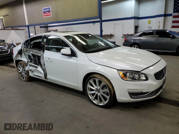 2018 Volvo S60 Inscription z VIN LYV402HK0JB171760, wystawiony jako Copart lot #45929395 z przebiegiem Nie podano mil oraz Szkoda całkowita • Salvage title. Historia ofert i sprzedaży dostępna na DreamBid. Obrazek 4.