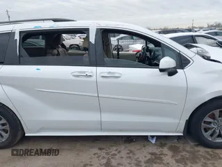 2022 Toyota Sienna XLE with VIN 5TDYRKEC5NS086739, listed as a IAAI auction lot 41277212 with 54,922 mi miles. Bid and sale history available at carsss.com. Image 13.