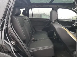 2024 Volkswagen Tiguan SE R-Line Black z VIN 3VV8B7AX3RM178840, wystawiony jako Copart lot #55619025 z przebiegiem 5 674 mil mil oraz Szkoda całkowita • Salvage title. Historia ofert i sprzedaży dostępna na DreamBid. Obrazek 11.