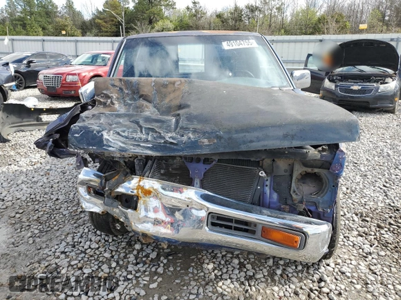 1996 Nissan Frontier XE z VIN 1N6SD11S5TC335953, wystawiony jako Copart lot #49104755 z przebiegiem 216 288 mil mil oraz Szkoda całkowita • Salvage title. Historia ofert i sprzedaży dostępna na DreamBid. Obrazek 5.
