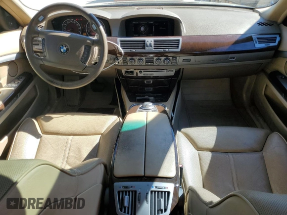 2006 BMW 7 Series 750Li z VIN WBAHN83566DT60821, wystawiony jako Copart lot #50189525 z przebiegiem 151 446 mil mil oraz Szkoda całkowita • Salvage title. Historia ofert i sprzedaży dostępna na DreamBid. Obrazek 8.
