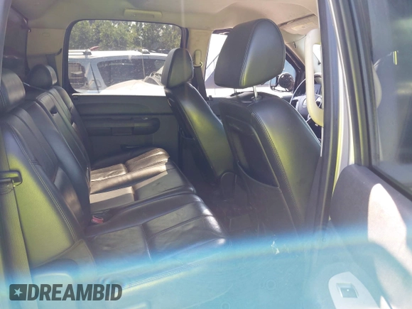 2007 GMC Sierra 1500 SLE1 z VIN 3GTEC13C37G538920, wystawiony jako IAAI lot #42188019 z przebiegiem 262 302 mil mil oraz . Historia ofert i sprzedaży dostępna na DreamBid. Obrazek 8.