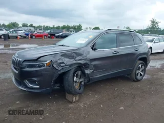 2020 Jeep Cherokee Limited z VIN 1C4PJLDB8LD653312, wystawiony jako IAAI lot #42516821 z przebiegiem 146 870 mil mil oraz . Historia ofert i sprzedaży dostępna na DreamBid. Obrazek 17.