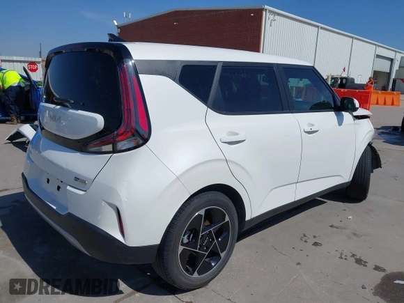 2023 Kia Soul EX with VIN KNDJ33AU4P7886985, listed as a IAAI auction lot 41874410 with 19,124 mi miles. Bid and sale history available at carsss.com. Image 4.