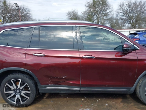 2019 Honda Pilot Touring 8-Passenger with VIN 5FNYF5H95KB009122, listed as a IAAI auction lot 41573338 with 85,845 mi miles. Bid and sale history available at carsss.com. Image 14.