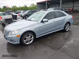 2013 Mercedes-Benz E-Class E 350 Luxury with VIN WDDHF8JB9DA663167, listed as a IAAI auction lot 41985122 with 131,025 mi miles. Bid and sale history available at carsss.com. Image 17.