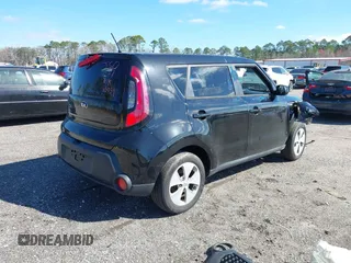 2015 Kia Soul z VIN KNDJN2A29F7165059, wystawiony jako IAAI lot #41621306 z przebiegiem 122 864 mil mil oraz . Historia ofert i sprzedaży dostępna na DreamBid. Obrazek 4.