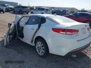 2018 Kia Optima LX with VIN 5XXGT4L34JG265913, listed as a IAAI auction lot 41821870 with 1 mi miles. Bid and sale history available at carsss.com. Image 3.