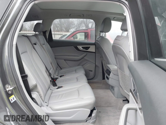 2018 Audi Q7 Premium Plus with VIN WA1LHAF70JD040387, listed as a IAAI auction lot 41087797 with 75,031 mi miles. Bid and sale history available at carsss.com. Image 8.