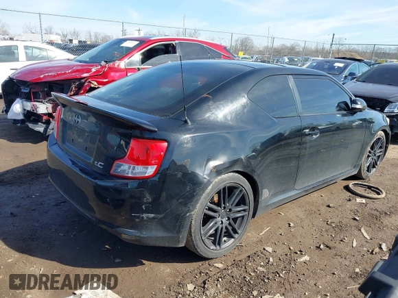 2012 Scion tC z VIN JTKJF5C79C3025063, wystawiony jako IAAI lot #41679076 z przebiegiem 153 272 mil mil oraz . Historia ofert i sprzedaży dostępna na DreamBid. Obrazek 4.