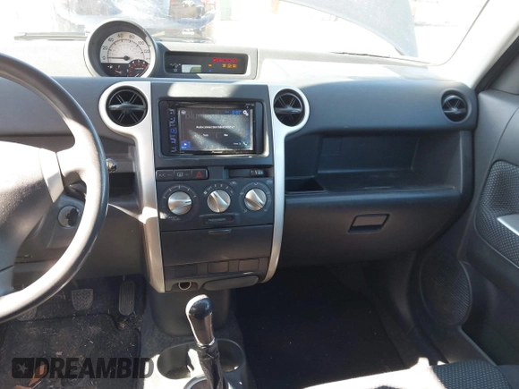 2006 Scion xB with VIN JTLKT334164040819, listed as a IAAI auction lot 41596038 with 187,508 mi miles. Bid and sale history available at carsss.com. Image 17.
