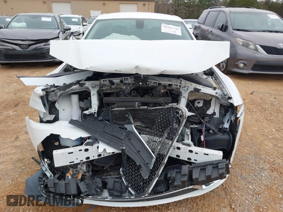 2017 Chrysler 300 Limited with VIN 2C3CCAAG3HH584508, listed as a IAAI auction lot 41727969 with 83,229 mi miles. Bid and sale history available at carsss.com. Image 6.