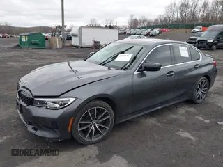 2021 BMW 3 Series 330i xDrive z VIN 3MW5R7J03M8B73085, wystawiony jako IAAI lot #42022710 z przebiegiem 49 489 mil mil oraz . Historia ofert i sprzedaży dostępna na DreamBid. Obrazek 2.