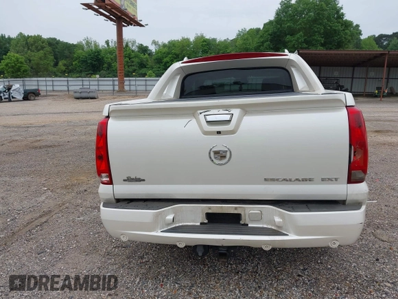 2007 Cadillac Escalade EXT with VIN 3GYFK62817G141539, listed as a IAAI auction lot 42022337 with 211,440 mi miles. Bid and sale history available at carsss.com. Image 16.