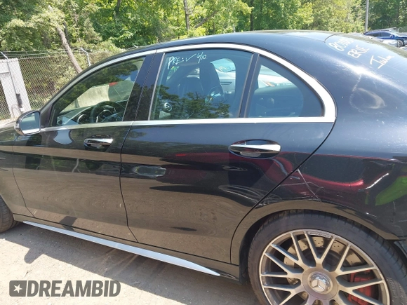 2016 Mercedes-Benz C 63 S AMG z VIN 55SWF8HB7GU129053, wystawiony jako IAAI lot #42562276 z przebiegiem 117 727 mil mil oraz . Historia ofert i sprzedaży dostępna na DreamBid. Obrazek 14.