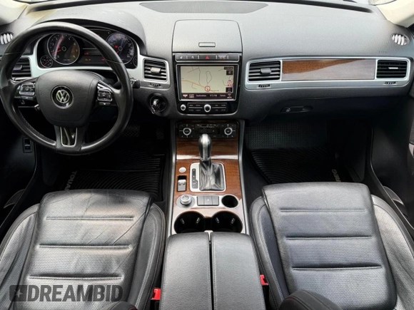 2016 Volkswagen Touareg Sport with VIN WVGEF9BP9GD007210, listed as a Copart auction lot 61608015 with 192,156 mi miles and Clean title. Bid and sale history available at DreamBid. Image 9.