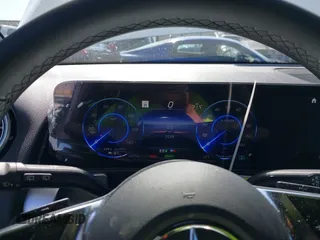 2024 Mercedes-Benz EQB 250+ z VIN W1N9M0CB0RN077159, wystawiony jako IAAI lot #41561661 z przebiegiem 2048 mil mil oraz . Historia ofert i sprzedaży dostępna na DreamBid. Obrazek 19.