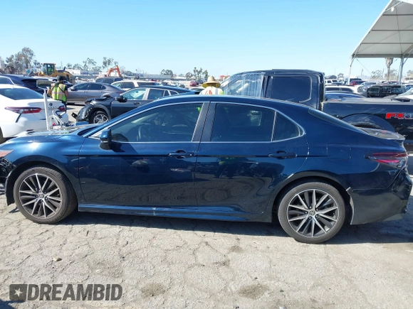 2021 Toyota Camry SE Nightshade with VIN 4T1G11AK6MU526029, listed as a IAAI auction lot 41626272 with 82,987 mi miles and . Bid and sale history available at DreamBid. Image 15.