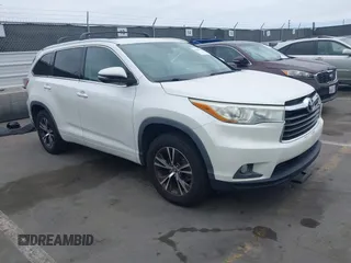 2016 Toyota Highlander XLE z VIN 5TDKKRFH0GS159225, wystawiony jako IAAI lot #42188784 z przebiegiem Nie podano mil oraz . Historia ofert i sprzedaży dostępna na DreamBid. Obrazek 1.