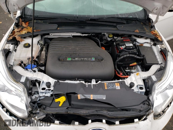 2015 Ford Focus Electric z VIN 1FADP3R41FL232835, wystawiony jako Copart lot #70969312 z przebiegiem 39 606 mil mil oraz . Historia ofert i sprzedaży dostępna na DreamBid. Obrazek 13.