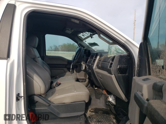 2021 Ford F-550 XL z VIN 1FDUF5GTXMDA11448, wystawiony jako Copart lot #86927474 z przebiegiem Nie podano mil oraz Nie do naprawy • Non repairable. Historia ofert i sprzedaży dostępna na DreamBid. Obrazek 11.